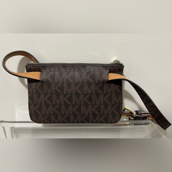Michael Kors brown belt bag - Picture 2 of 2